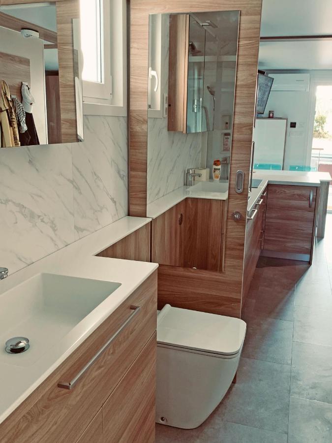 Apartma Bonita Houseboat