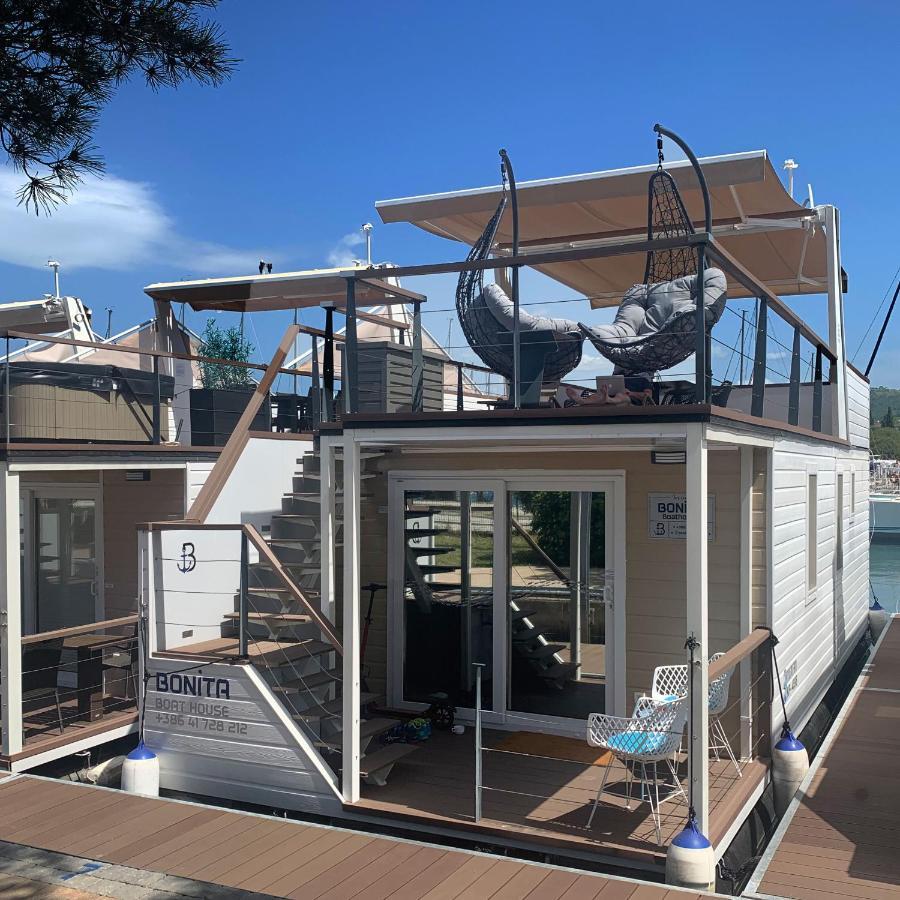 Bonita Houseboat Apartma *