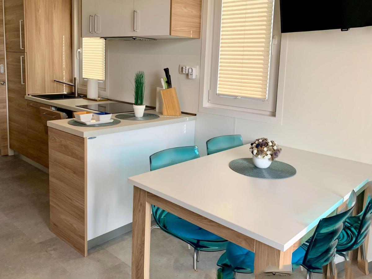 Bonita Houseboat